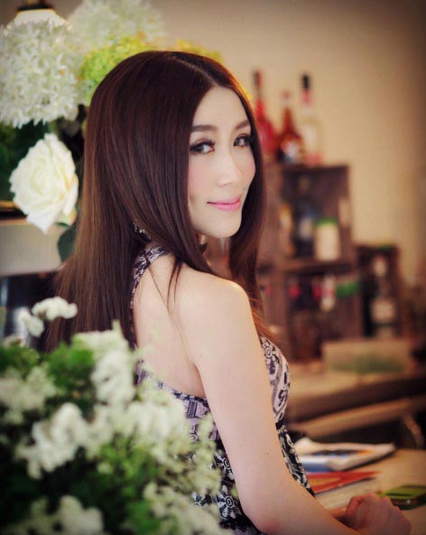 เอิร์น จิรวรรณ เอิร์น จิรวรรณ