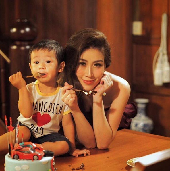 เอิร์น จิรวรรณ เอิร์น จิรวรรณ