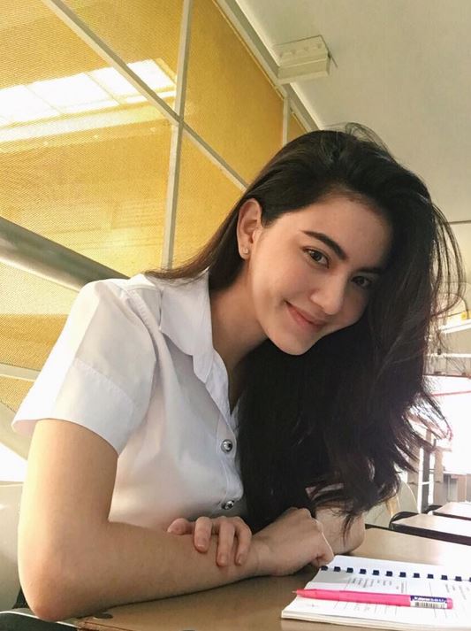 ดาราชุดนักศึกษา ดาราชุดนักศึกษา