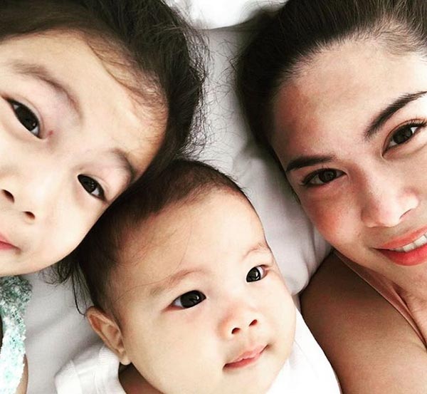 ลูกพลอย จินดาโชติ ลูกพลอย จินดาโชติ