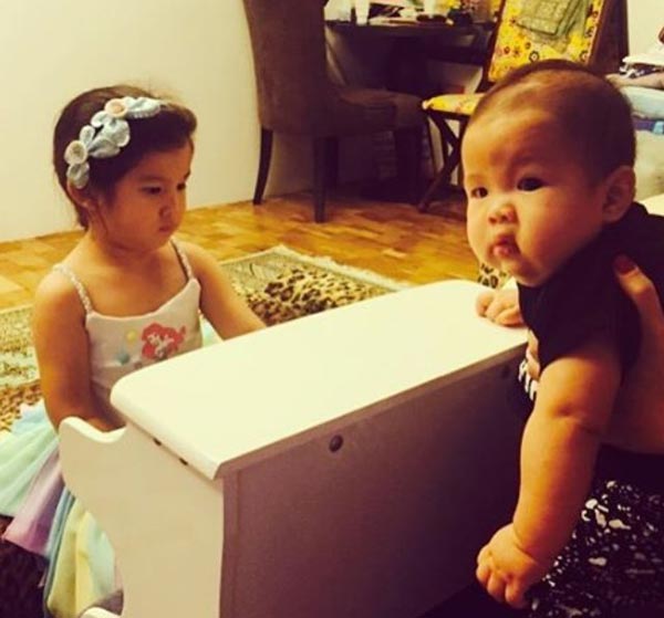 ลูกพลอย จินดาโชติ ลูกพลอย จินดาโชติ
