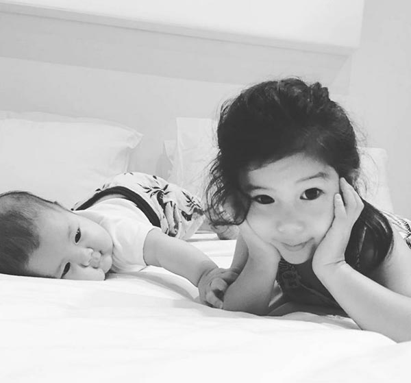 ลูกพลอย จินดาโชติ ลูกพลอย จินดาโชติ
