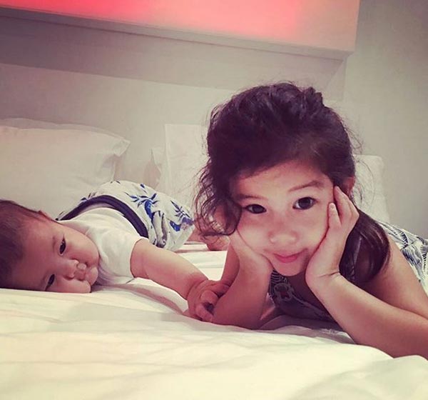 ลูกพลอย จินดาโชติ ลูกพลอย จินดาโชติ