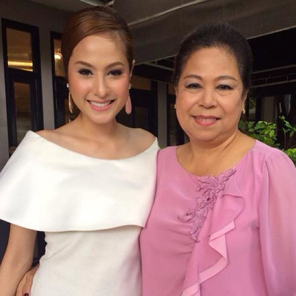 ขวัญ อุษามณี ขวัญ อุษามณี