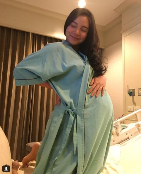 กระแต ศุภักษร คงคอนเซ็ปต์คุณแม่เซ็กซี่ โพสต์ท่าจัดเต็มก่อนคลอดน้องเจ้าขา กระแต ศุภักษร คงคอนเซ็ปต์คุณแม่เซ็กซี่ โพสต์ท่าจัดเต็มก่อนคลอดน้องเจ้าขา