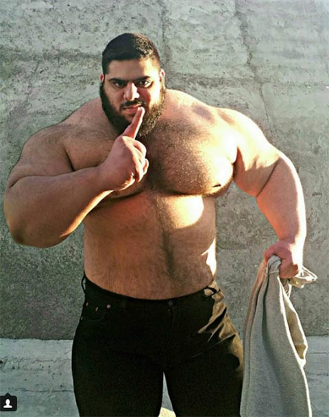 อื้อหือ หนุ่มฟิตหุ่นจนล่ำบึ้กไซส์บิ๊ก คนเทียบเป็น Hulk ในโลกความจริง อื้อหือ หนุ่มฟิตหุ่นจนล่ำบึ้กไซส์บิ๊ก คนเทียบเป็น Hulk ในโลกความจริง