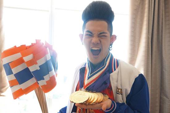 ปลื้มใจคนไทย เก่ง ธชย กวาดรางวัลมากสุดบนเวทีดนตรีโลก กับ 14 เหรียญทอง ปลื้มใจคนไทย เก่ง ธชย กวาดรางวัลมากสุดบนเวทีดนตรีโลก กับ 14 เหรียญทองปลื้มใจคนไทย เก่ง ธชย กวาดรางวัลมากสุดบนเวทีดนตรีโลก กับ 14 เหรียญทอง
