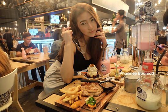 โบกิ ภาสินี พริตตี้สุดฮอต คนนี้ไงที่เป็นข่าวแฉ อาร์ต พศุตม์ โบกิ ภาสินี พริตตี้สุดฮอต คนนี้ไงที่เป็นข่าวแฉ อาร์ต พศุตม์