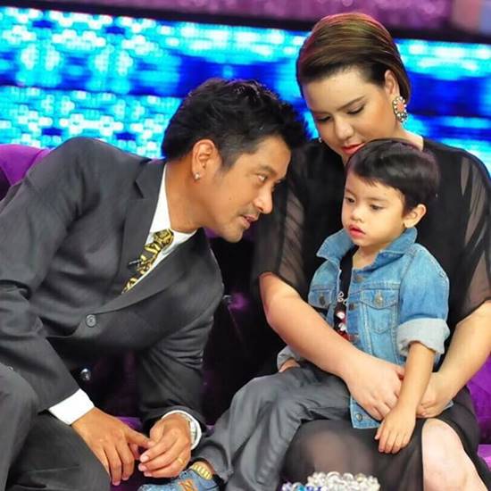 หนุ่ม อรรถพร เผย ฝ้าย อริญรดา หลังตั้งท้องลูกคนที่ 2 ในวันครบรอบแต่งงาน หนุ่ม อรรถพร เผย ฝ้าย อริญรดา หลังตั้งท้องลูกคนที่ 2 ในวันครบรอบแต่งงาน