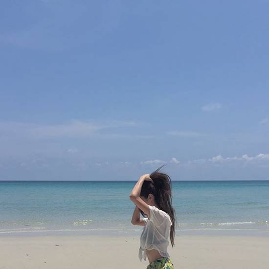 พีค ภัทรศยา เผยแฟชั่นชิล ๆ ริมทะเล แต่ท่าโพสเธอแซ่บไม่เบา ! พีค ภัทรศยา เผยแฟชั่นชิล ๆ ริมทะเล แต่ท่าโพสเธอแซ่บไม่เบา !