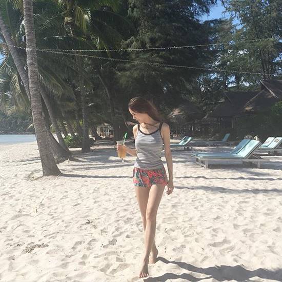 พีค ภัทรศยา เผยแฟชั่นชิล ๆ ริมทะเล แต่ท่าโพสเธอแซ่บไม่เบา ! พีค ภัทรศยา เผยแฟชั่นชิล ๆ ริมทะเล แต่ท่าโพสเธอแซ่บไม่เบา !