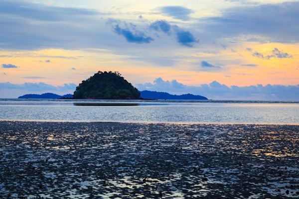 หมู่เกาะตรังสวยสะกดใจ ติดอันดับ 8 ที่เที่ยวที่ดีที่สุดของเอเชีย 2016 หมู่เกาะตรังสวยสะกดใจ ติดอันดับ 8 ที่เที่ยวที่ดีที่สุดของเอเชีย 2016