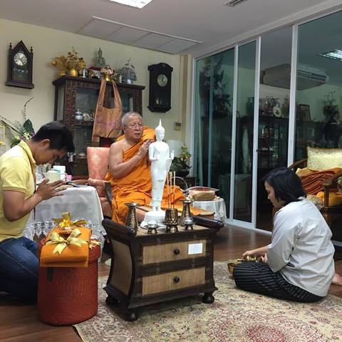 ปาน ธนพร โพสต์ภาพพ่อแม่ฟังพระสวด พร้อมเผยข้อคิดดี ๆ ปาน ธนพร โพสต์ภาพพ่อแม่ฟังพระสวด พร้อมเผยข้อคิดดี ๆ