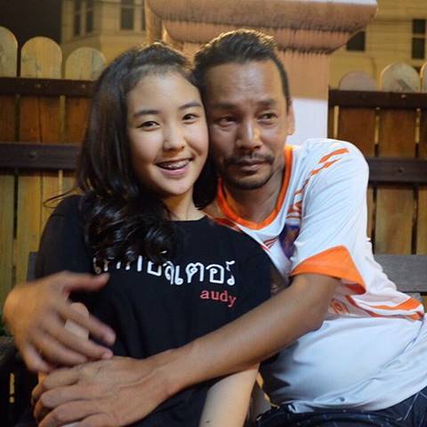 เท่ง เถิดเทิง กับอีกมุมนอกจอ คุณพ่อที่แสนดีของลูกสาว เท่ง เถิดเทิง กับอีกมุมนอกจอ คุณพ่อที่แสนดีของลูกสาว