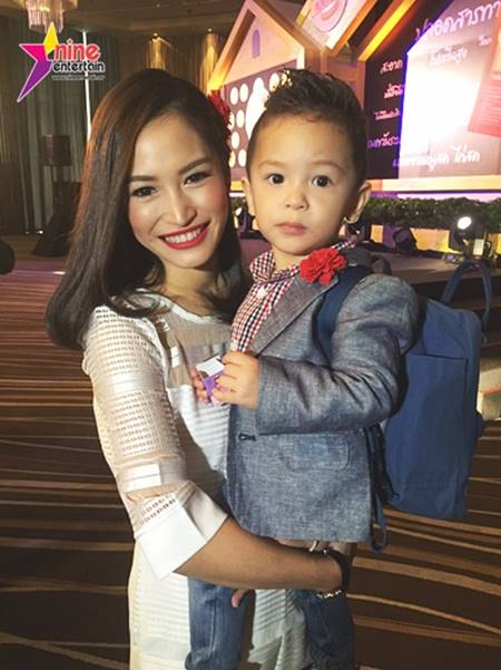 พลอย พลอยพรรณ ฟันธงเตรียมหย่า ปีเตอร์ พร้อมรับลูก 2 คนมาเลี้ยงเอง พลอย พลอยพรรณ ฟันธงเตรียมหย่า ปีเตอร์ พร้อมรับลูก 2 คนมาเลี้ยงเอง