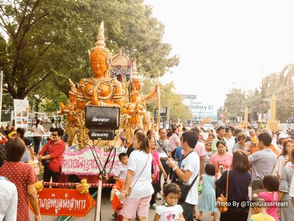 วันเข้าพรรษา 2559 ทั่วไทยคึกคัก แห่เทียนพรรษา อุบลราชธานี สุดอลังการ วันเข้าพรรษา 2559 ทั่วไทยคึกคัก แห่เทียนพรรษา อุบลราชธานี สุดอลังการ