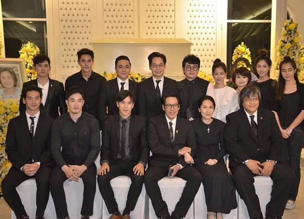 ดาราร่วมอาลัย คุณแม่ของคุณนิด อรพรรณ บิ๊กบอสโพลีพลัส เสียชีวิตอย่างสงบ ดาราร่วมอาลัย คุณแม่ของคุณนิด อรพรรณ บิ๊กบอสโพลีพลัส เสียชีวิตอย่างสงบ