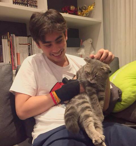 เปิดตัว ต๊ะ พิภู พุ่มแก้ว พิธีกรเรื่องเล่าเช้านี้คนใหม่ นั่งแท่นเล่าข่าวคู่น้องไบรท์ ต๊ะ พิภู พุ่มแก้ว พิธีกรเรื่องเล่าเช้านี้คนใหม่ นั่งแท่นเล่าข่าวคู่น้องไบรท์