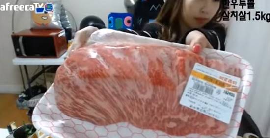 มีงี้ด้วย ! สาวสวยเกาหลีโชว์กินข้าวออนไลน์ ไม่ถึงปีได้เงินจากแฟนคลับ 1.5 ล้าน มีงี้ด้วย ! สาวสวยเกาหลีโชว์กินข้าวออนไลน์ ไม่ถึงปีได้เงินจากแฟนคลับ 1.5 ล้าน