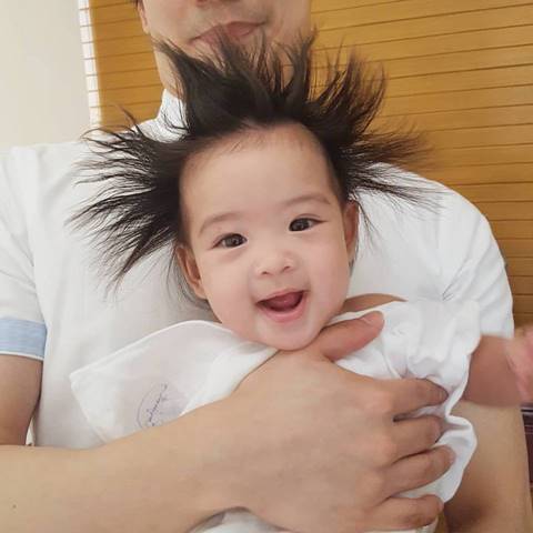 คลิปน่ารัก น้องอลิน เดินแบบ โอปอล์ ถามมี The Face ทารกไหม ? คลิปน่ารัก น้องอลิน เดินแบบ โอปอล์ ถามมี The Face ทารกไหม ?