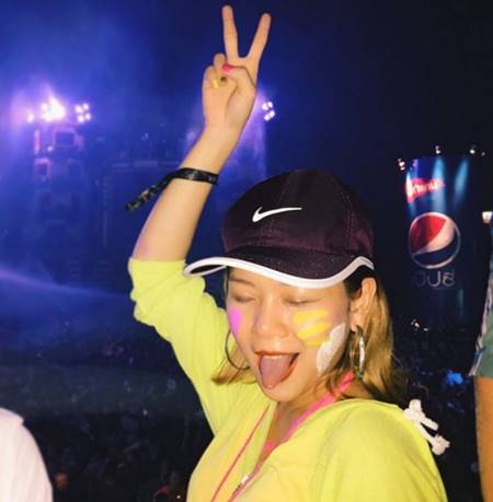 กุ๊บกิ๊บ ว่าที่คุณแม่แซ่บเว่อร์ อุ้มท้อง 6 เดือน จูงมือ บี้ KPN เล่นน้ำสงกรานต์ กุ๊บกิ๊บ ว่าที่คุณแม่แซ่บเว่อร์ อุ้มท้อง 6 เดือน จูงมือ บี้ KPN เล่นน้ำสงกรานต์