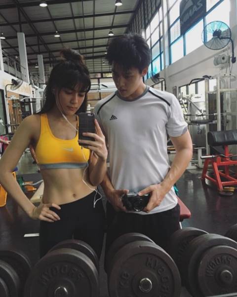 คิมเบอร์ลี่ โดนดราม่าถล่มไอจี ติงลงภาพสวีท หมาก ถี่ยิบจนเกินงาม คิมเบอร์ลี่ โดนดราม่าถล่มไอจี ติงลงภาพสวีท หมาก ถี่ยิบจนเกินงาม