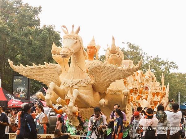 วันเข้าพรรษา 2559 ทั่วไทยคึกคัก แห่เทียนพรรษา อุบลราชธานี สุดอลังการ วันเข้าพรรษา 2559 ทั่วไทยคึกคัก แห่เทียนพรรษา อุบลราชธานี สุดอลังการ