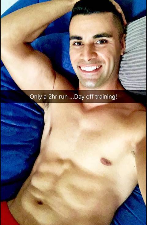 สาวแห่กรี๊ดหนุ่มถือธงนำทัพนักกีฬาตองกา สะกดทุกสายตาในโอลิมปิก 2016 สาวแห่กรี๊ดหนุ่มถือธงนำทัพนักกีฬาตองกา สะกดทุกสายตาในโอลิมปิก 2016