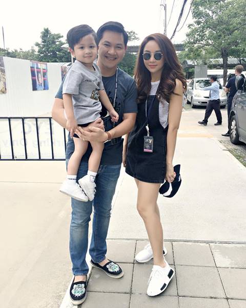 น้องโปรด กับลีลาการอ้อน ป๋าป๊อป น่ารักน่าเอ็นดูจริง ๆ น้องโปรด กับลีลาการอ้อน ป๋าป๊อป น่ารักน่าเอ็นดูจริง ๆ