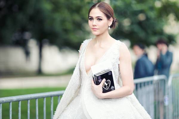 VOGUE US เผยบทความชื่นชม ชมพู่ อารยา ปังระดับตัวแม่ของจริง VOGUE US เผยบทความชื่นชม ชมพู่ อารยา ปังระดับตัวแม่ของจริง