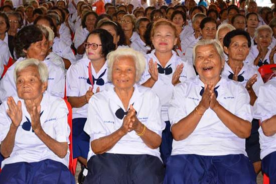 ตายายคึกคัก ! เปิดโรงเรียนผู้สูงอายุที่อุดรฯ พบนักเรียนอายุมากสุด 87 ปี ตายายคึกคัก ! เปิดโรงเรียนผู้สูงอายุที่อุดรฯ พบนักเรียนอายุมากสุด 87 ปี