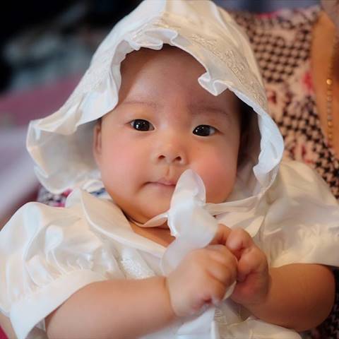 น้องเป่าเปา รับศีลล้างบาป พ่อบี้ ยินดีลูก แม้อยู่คนละศาสนา น้องเป่าเปา รับศีลล้างบาป พ่อบี้ ยินดีลูก แม้อยู่คนละศาสนา