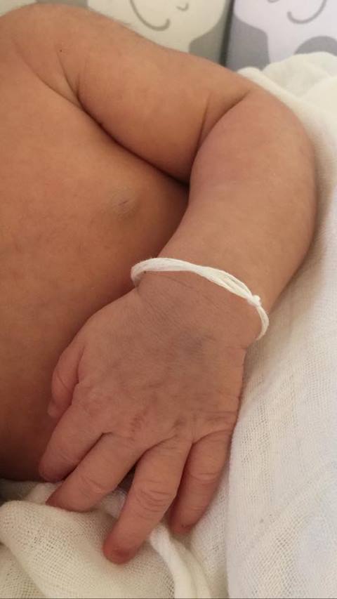 คริสซี่-จอห์น เลเจนด์ ผูกข้อมือรับขวัญลูกสาว น้องลูน่า-ตั้งชื่อไทย น้องจันทร์เจ้า คริสซี่-จอห์น เลเจนด์ ผูกข้อมือรับขวัญลูกสาว น้องลูน่า-ตั้งชื่อไทย น้องจันทร์เจ้า