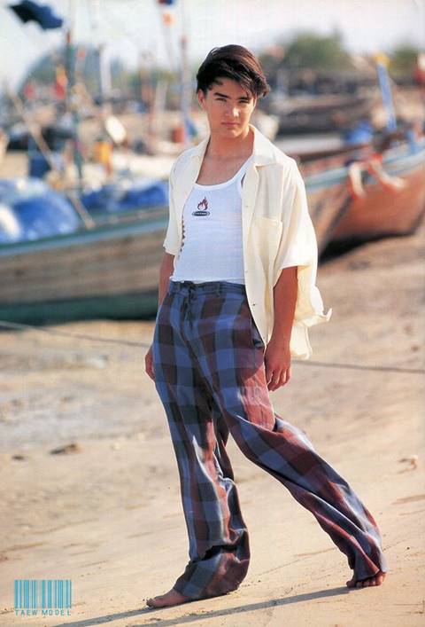 หล่อโฮก ! ตั๊ก บริบูรณ์ สมัยหนุ่ม ๆ อื้อหือ..หน้าเป๊ะ เพอร์เฟคท์มาก หล่อโฮก ! ตั๊ก บริบูรณ์ สมัยหนุ่ม ๆ อื้อหือ..หน้าเป๊ะ เพอร์เฟคท์มาก