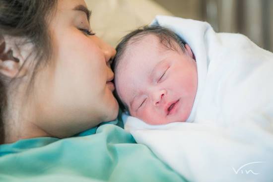 เผยภาพชุดแรกคลอด น้องเจ้าขา ลูกสาว กระแต หลุยส์ น่ารักน่าเอ็นดูจริง ๆ เผยภาพชุดแรกคลอด น้องเจ้าขา ลูกสาว กระแต หลุยส์ น่ารักน่าเอ็นดูจริง ๆ