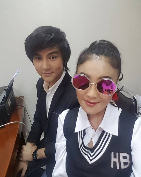 วิว อาร์สยาม โร่แจ้งความจับมือมีด พร้อมเปิดใจวินาทีโดนแทงสาหัสในผับ วิว อาร์สยาม โร่แจ้งความจับมือมีด พร้อมเปิดใจวินาทีโดนแทงสาหัสในผับ