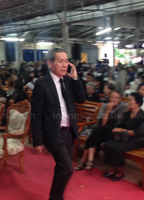 เกาะติดงานศพปอ ทฤษฎี วันที่ 2 คนดัง-ประชาชนร่วมอาลัยต่อเนื่อง เกาะติดงานศพปอ ทฤษฎี วันที่ 2 คนดัง-ประชาชนร่วมอาลัยต่อเนื่อง