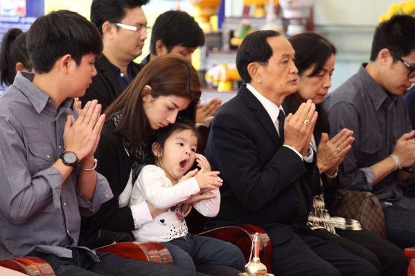 ครอบครัวสหวงษ์ ลอยอังคาร ปอ ทฤษฎี กลางอ่าวสัตหีบ ครอบครัวสหวงษ์ ลอยอังคาร ปอ ทฤษฎี กลางอ่าวสัตหีบ