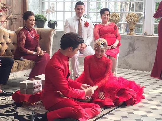 บี้ กุ๊บกิ๊บ เข้าพิธีแต่งงานแบบจีน มาในชุดสีแดงเจิดจ้า เริ่มต้นบทแรกของชีวิตคู่ บี้ กุ๊บกิ๊บ เข้าพิธีแต่งงานแบบจีน มาในชุดสีแดงเจิดจ้า เริ่มต้นบทแรกของชีวิตคู่บี้ กุ๊บกิ๊บ เข้าพิธีแต่งงานแบบจีน มาในชุดสีแดงเจิดจ้า เริ่มต้นบทแรกของชีวิตคู่
