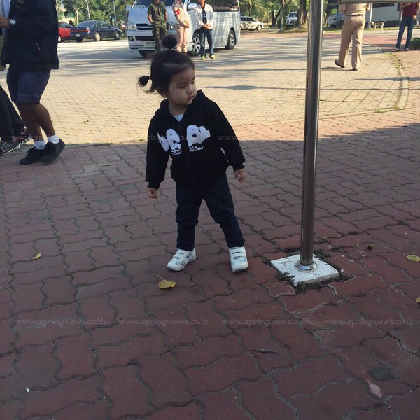 อาลัยครั้งสุดท้าย..ครอบครัวสหวงษ์ ลอยอังคาร ปอ ทฤษฎี กลางอ่าวสัตหีบ อาลัยครั้งสุดท้าย..ครอบครัวสหวงษ์ ลอยอังคาร ปอ ทฤษฎี กลางอ่าวสัตหีบ