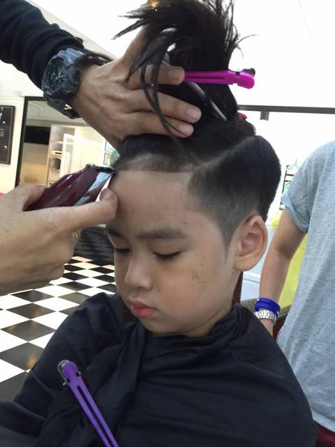น้องออก้า ลูกชายเปิ้ล นาคร ตัดผมแล้วหล่อเฟี้ยวฟ้าว รัศมีโอปป้าแผ่ซ่าน น้องออก้า ลูกชายเปิ้ล นาคร ตัดผมแล้วหล่อเฟี้ยวฟ้าว รัศมีโอปป้าแผ่ซ่าน