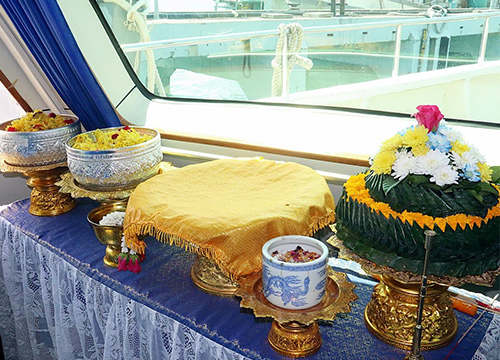 ครอบครัวสหวงษ์ ลอยอังคาร ปอ ทฤษฎี กลางอ่าวสัตหีบ ครอบครัวสหวงษ์ ลอยอังคาร ปอ ทฤษฎี กลางอ่าวสัตหีบ