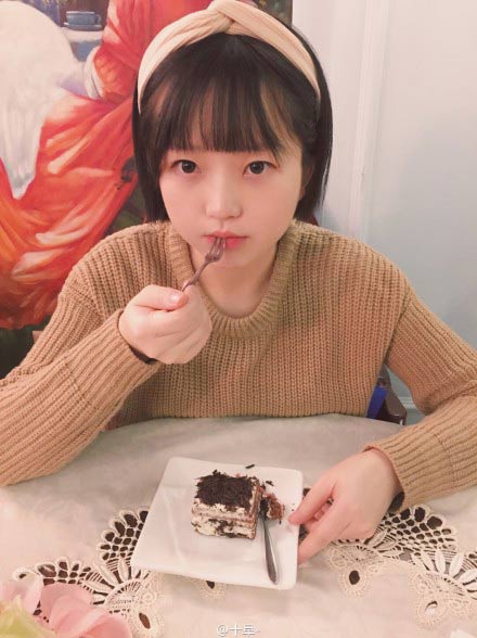 ตะลึง ! สาวจีนวัย 38 หน้าใสสวยเอ๊าะ บอกเป็นเด็ก 16 ก็ยังเชื่อ ตะลึง ! สาวจีนวัย 38 หน้าใสสวยเอ๊าะ บอกเป็นเด็ก 16 ก็ยังเชื่อ