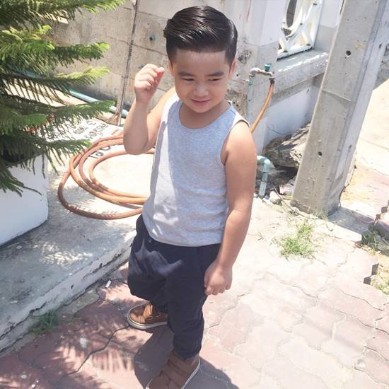 น้องออก้า ลูกชายเปิ้ล นาคร ตัดผมแล้วหล่อเฟี้ยวฟ้าว รัศมีโอปป้าแผ่ซ่าน น้องออก้า ลูกชายเปิ้ล นาคร ตัดผมแล้วหล่อเฟี้ยวฟ้าว รัศมีโอปป้าแผ่ซ่าน