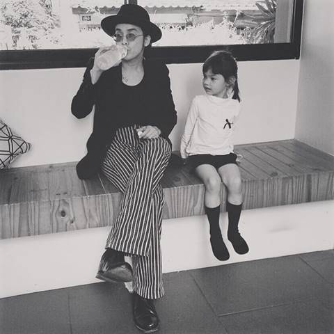 ภาพประทับใจ แอมมี่ พา น้องลัลลาเบล ไปร่วมยินดี วี วิโอเลต รับปริญญา ภาพประทับใจ แอมมี่ พา น้องลัลลาเบล ไปร่วมยินดี วี วิโอเลต รับปริญญา