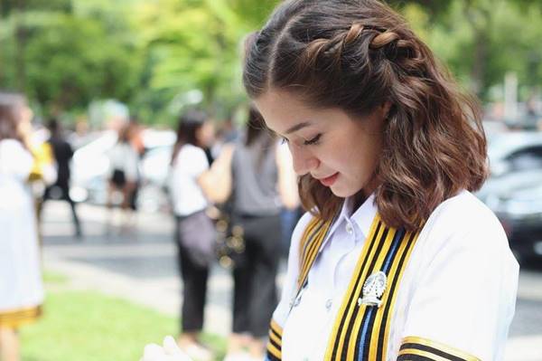 ภาพประทับใจ แอมมี่ พา น้องลัลลาเบล ไปร่วมยินดี วี วิโอเลต รับปริญญา ภาพประทับใจ แอมมี่ พา น้องลัลลาเบล ไปร่วมยินดี วี วิโอเลต รับปริญญา