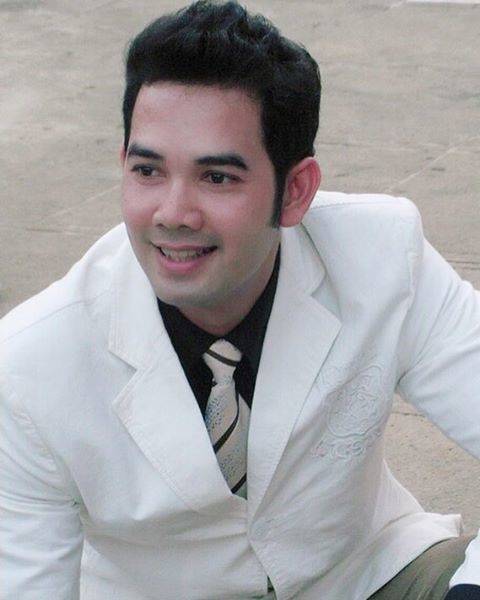 เอก รังสิโรจน์ สุดปลาบปลื้ม เคยมีโอกาสแสดงละครหน้าพระพักตร์ ในหลวง ร.9 เอก รังสิโรจน์ สุดปลาบปลื้ม เคยมีโอกาสแสดงละครหน้าพระพักตร์ ในหลวง ร.9