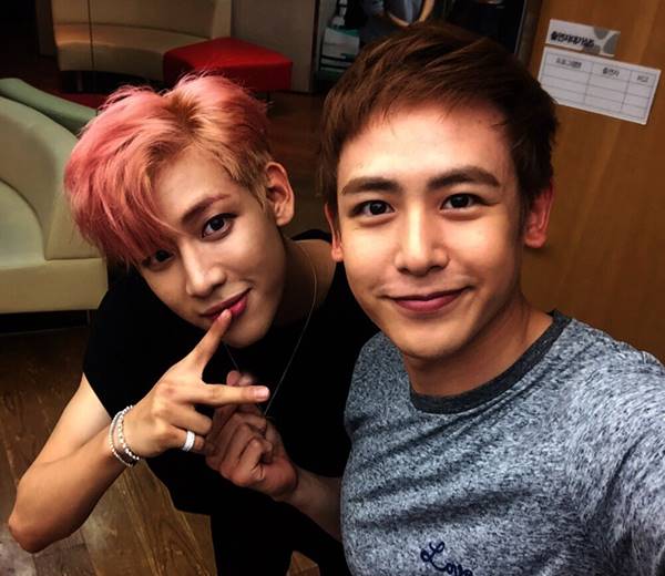 นิชคุณ เป็นหัวหน้าแก๊งแล้ว แชะภาพคู่ เตนล์-แบมแบม รวมแก๊งเด็กไทย นิชคุณ เป็นหัวหน้าแก๊งแล้ว แชะภาพคู่ เตนล์-แบมแบม รวมแก๊งเด็กไทย