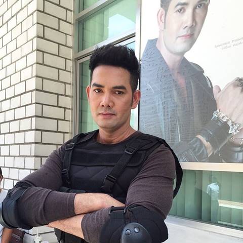 เอก รังสิโรจน์ สุดปลาบปลื้ม เคยมีโอกาสแสดงละครหน้าพระพักตร์ ในหลวง ร.9 เอก รังสิโรจน์ สุดปลาบปลื้ม เคยมีโอกาสแสดงละครหน้าพระพักตร์ ในหลวง ร.9