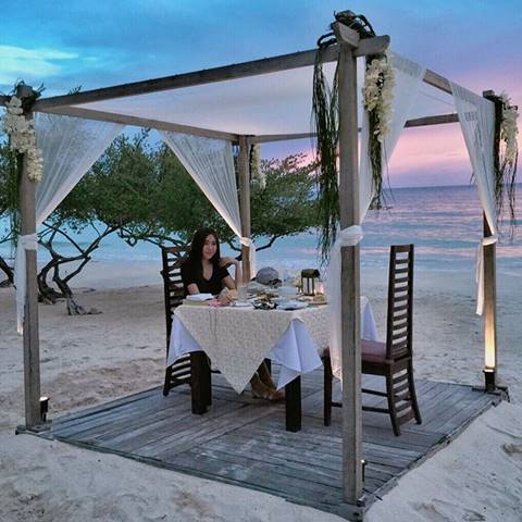 จับผิดภาพ ปู แบล็คเฮด เที่ยวทะเล หรือจะไปกับสาวคนนี้ ? จับผิดภาพ ปู แบล็คเฮด เที่ยวทะเล หรือจะไปกับสาวคนนี้ ?